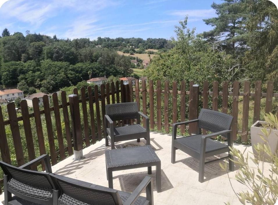 Chambre Meublee Avec Vue Panoramique A Perigueux Sanilhac  Eksteriør billede